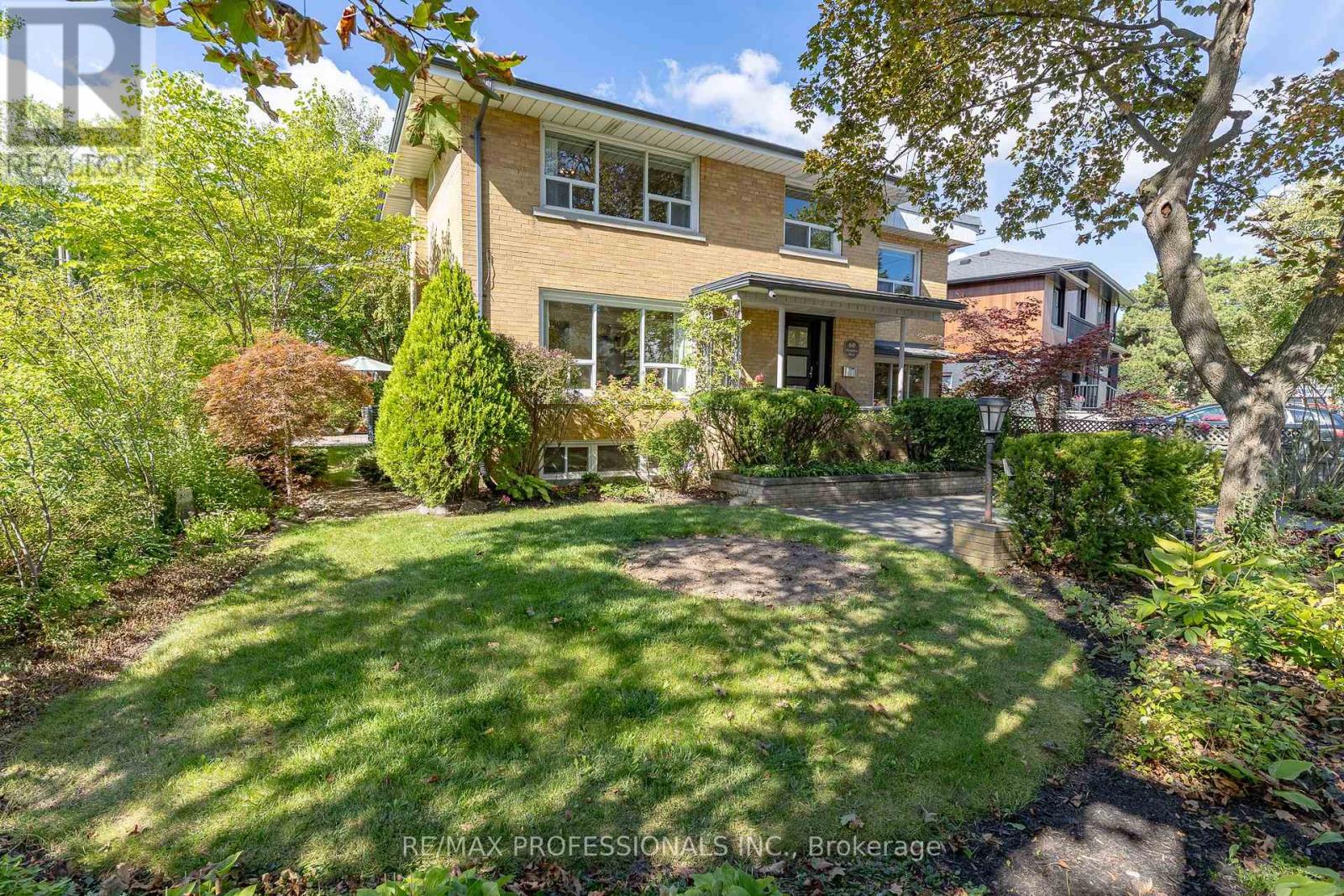 60 Fernalroy Boulevard Property Photo 1