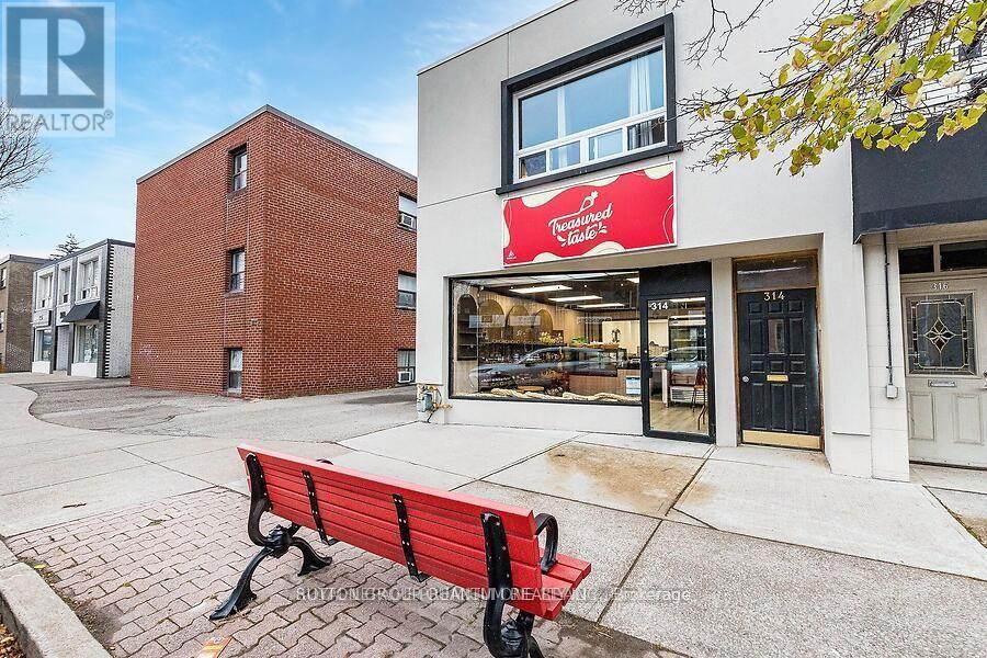 UPPER APT #2 - 314 LAKESHORE ROAD E Property Photo 1
