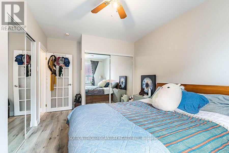 Upper Apt #2 - 314 Lakeshore Road E Property Photo 7