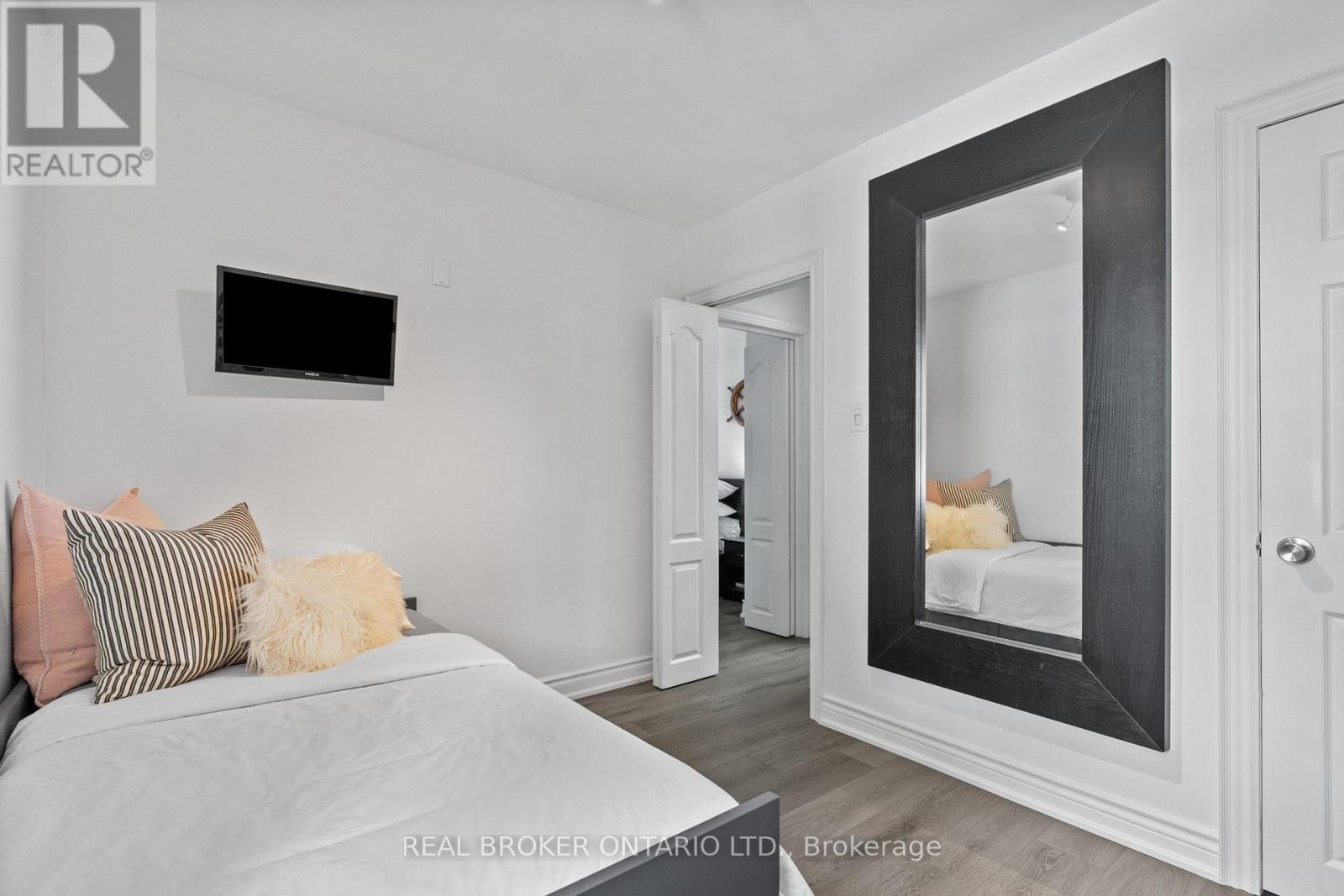 5 Acorn Avenue Property Photo 14