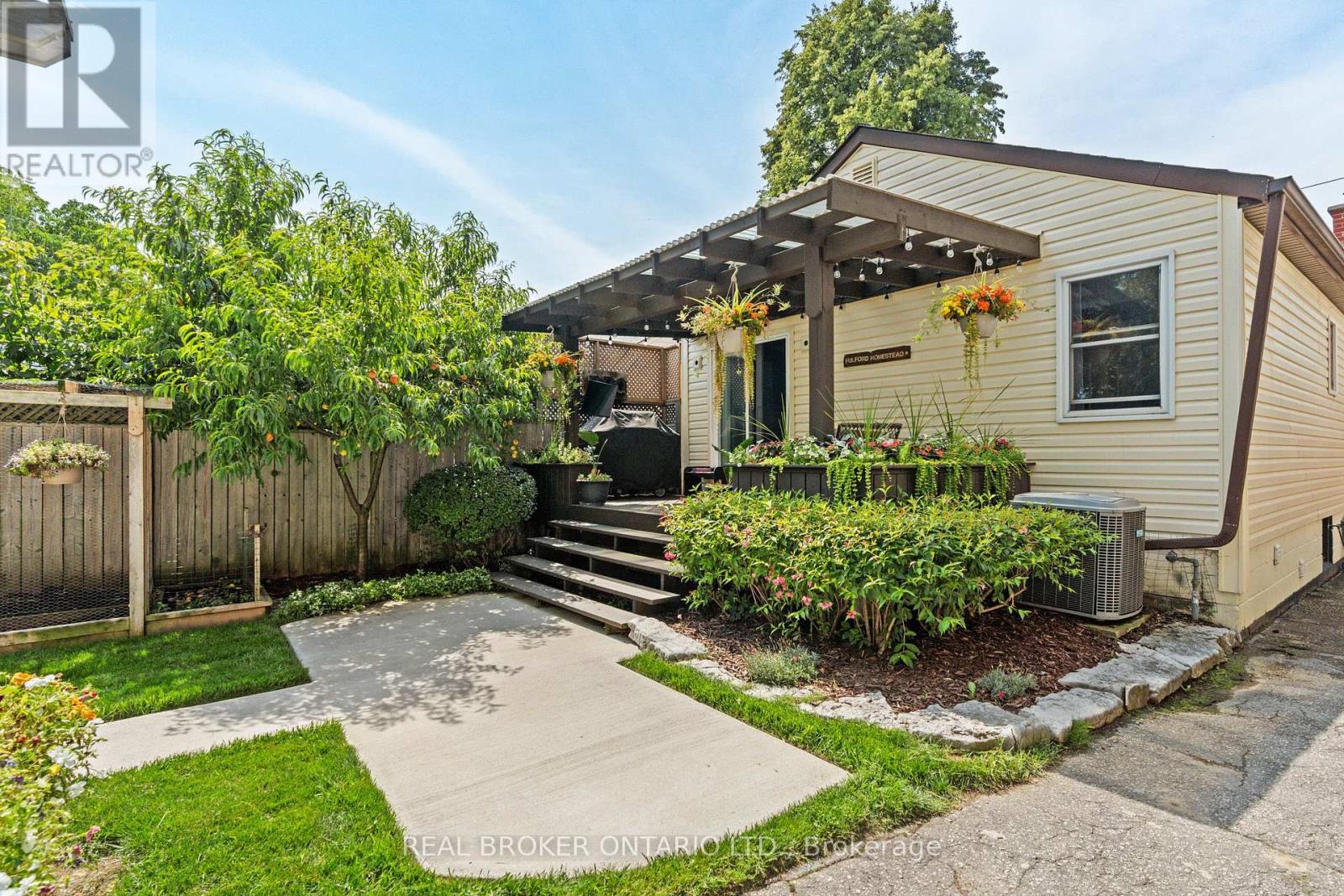 5 Acorn Avenue Property Photo 28