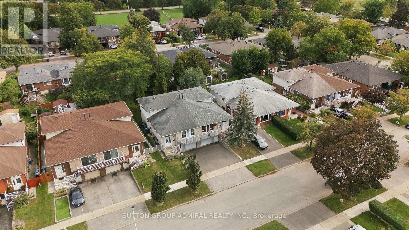 1871 Silverberry Crescent Property Photo 1