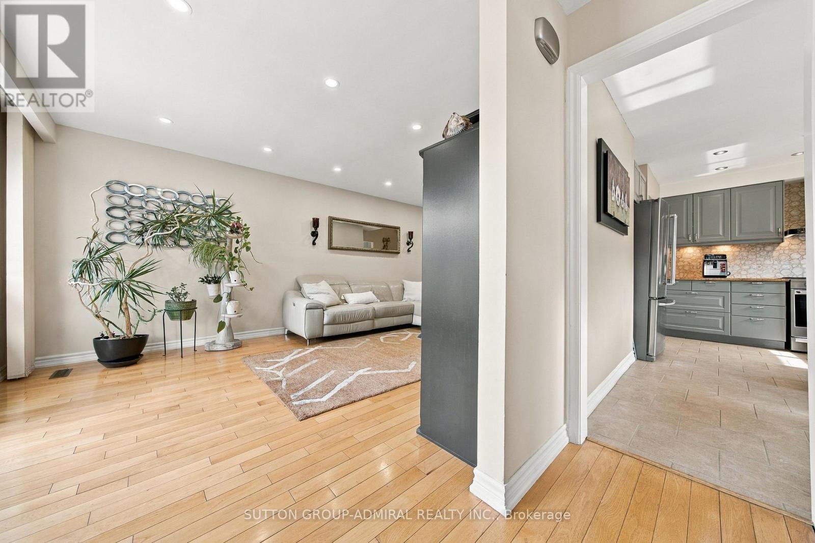 1871 Silverberry Crescent Property Photo 11