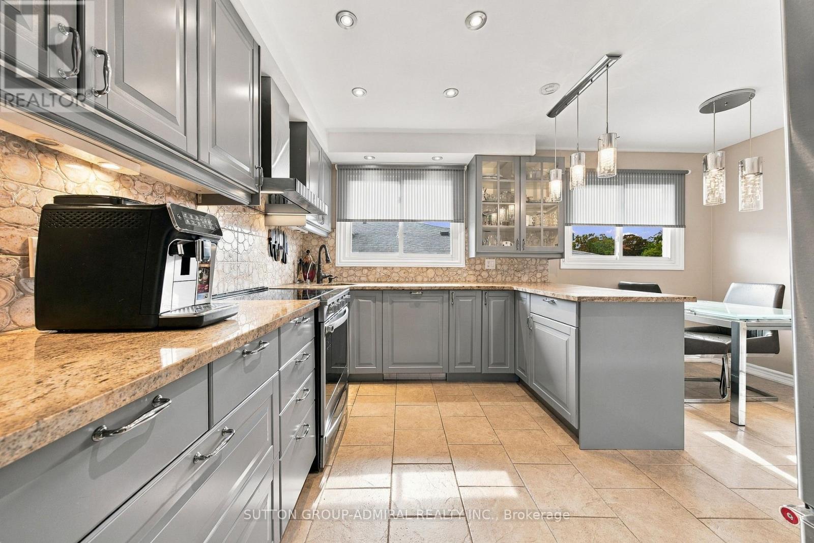 1871 Silverberry Crescent Property Photo 19