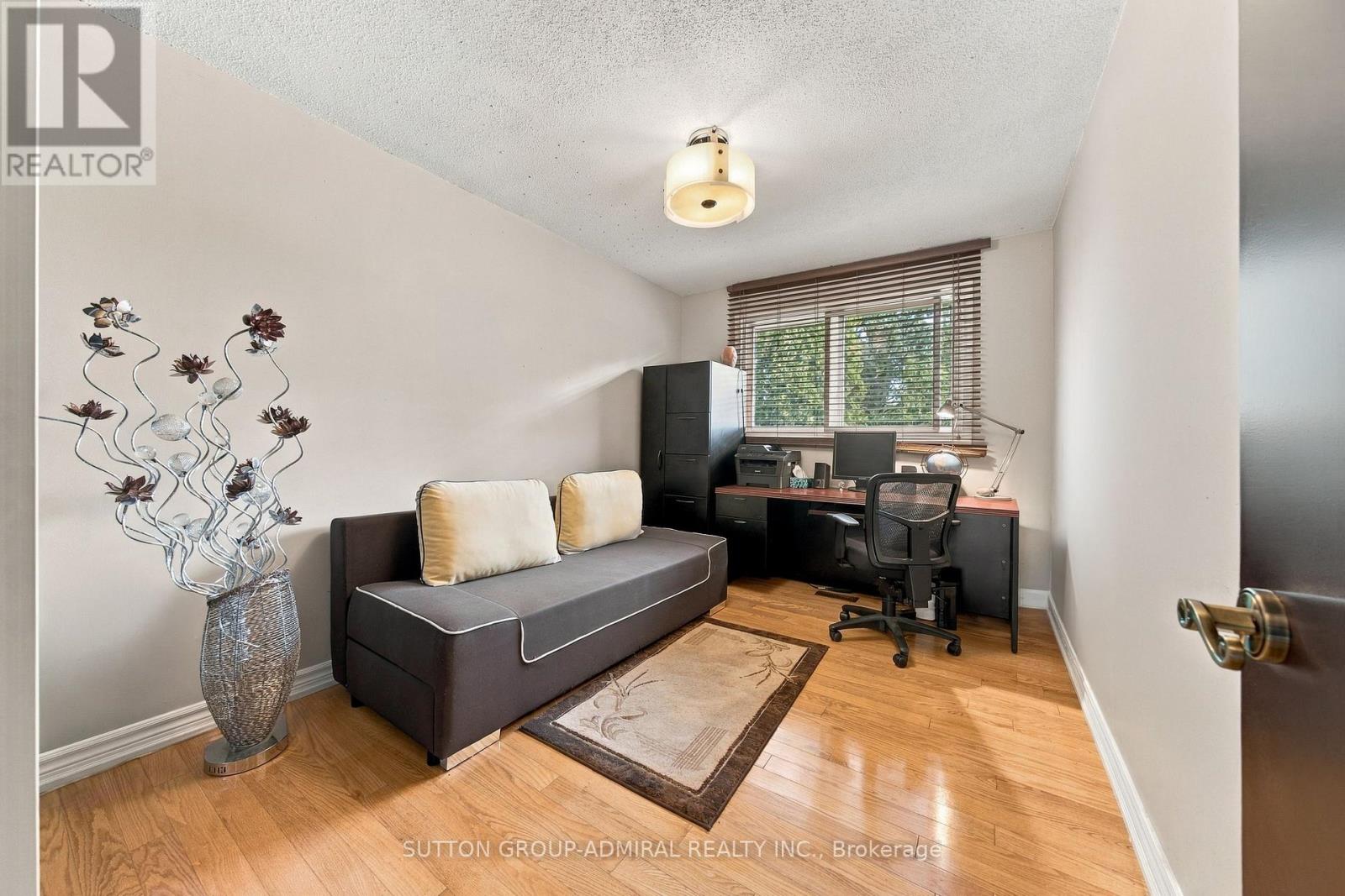 1871 Silverberry Crescent Property Photo 22