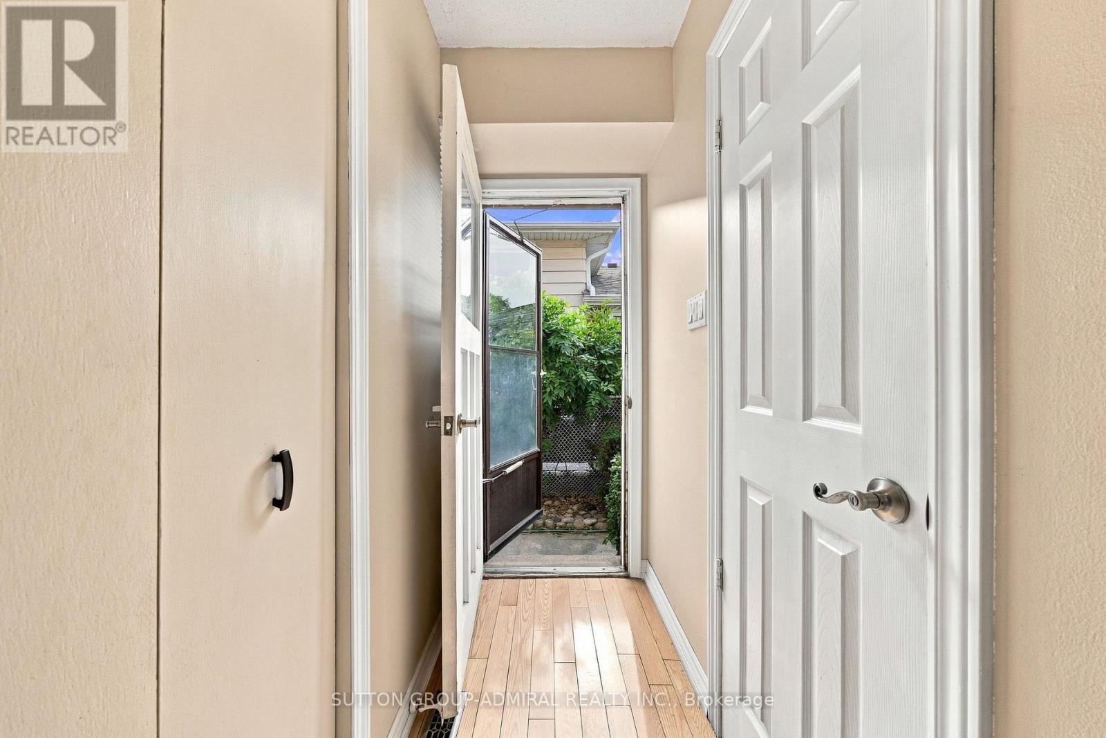 1871 Silverberry Crescent Property Photo 30