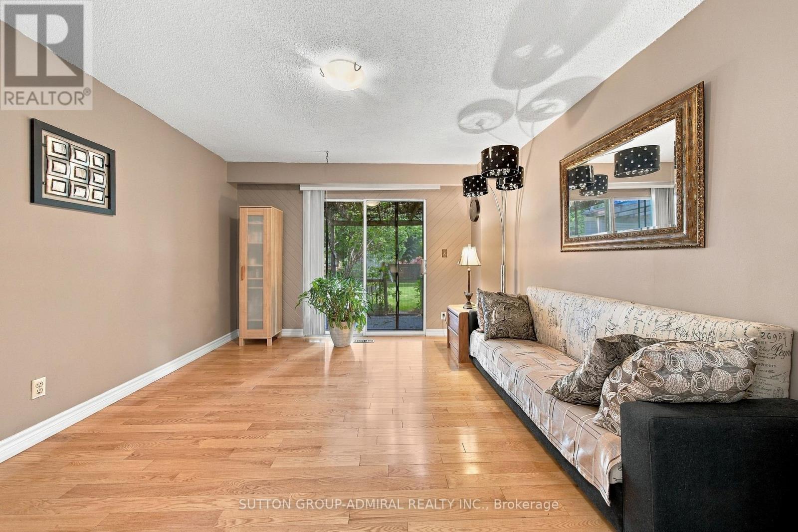 1871 Silverberry Crescent Property Photo 31