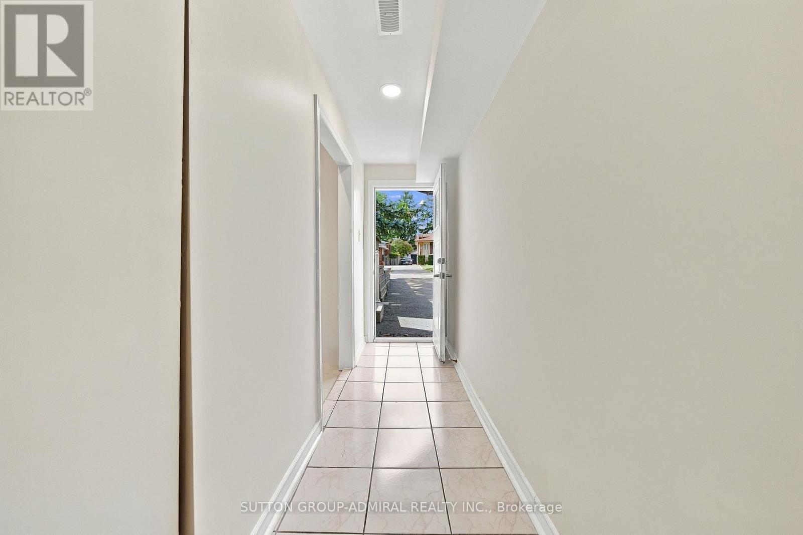 1871 Silverberry Crescent Property Photo 39