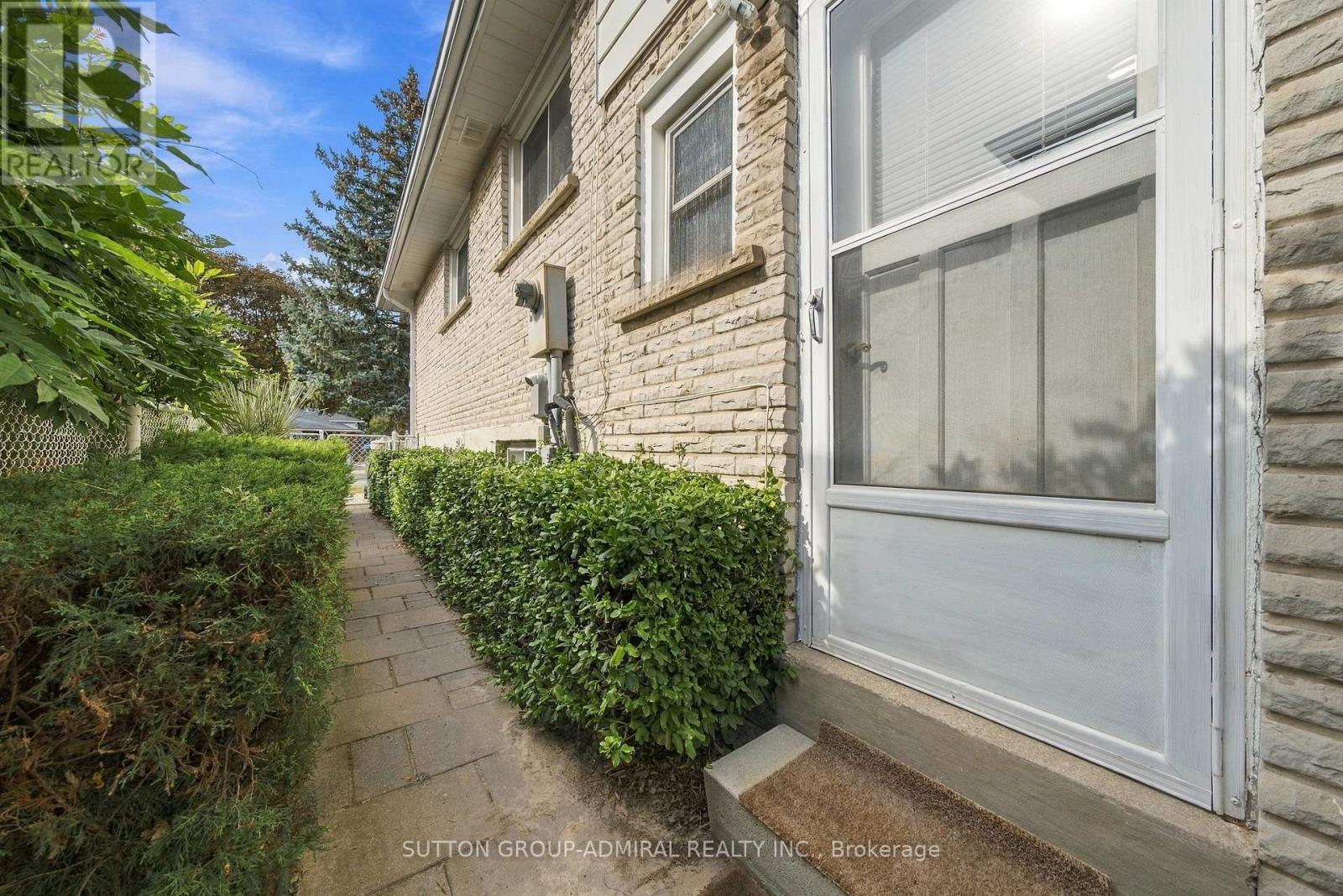 1871 Silverberry Crescent Property Photo 43