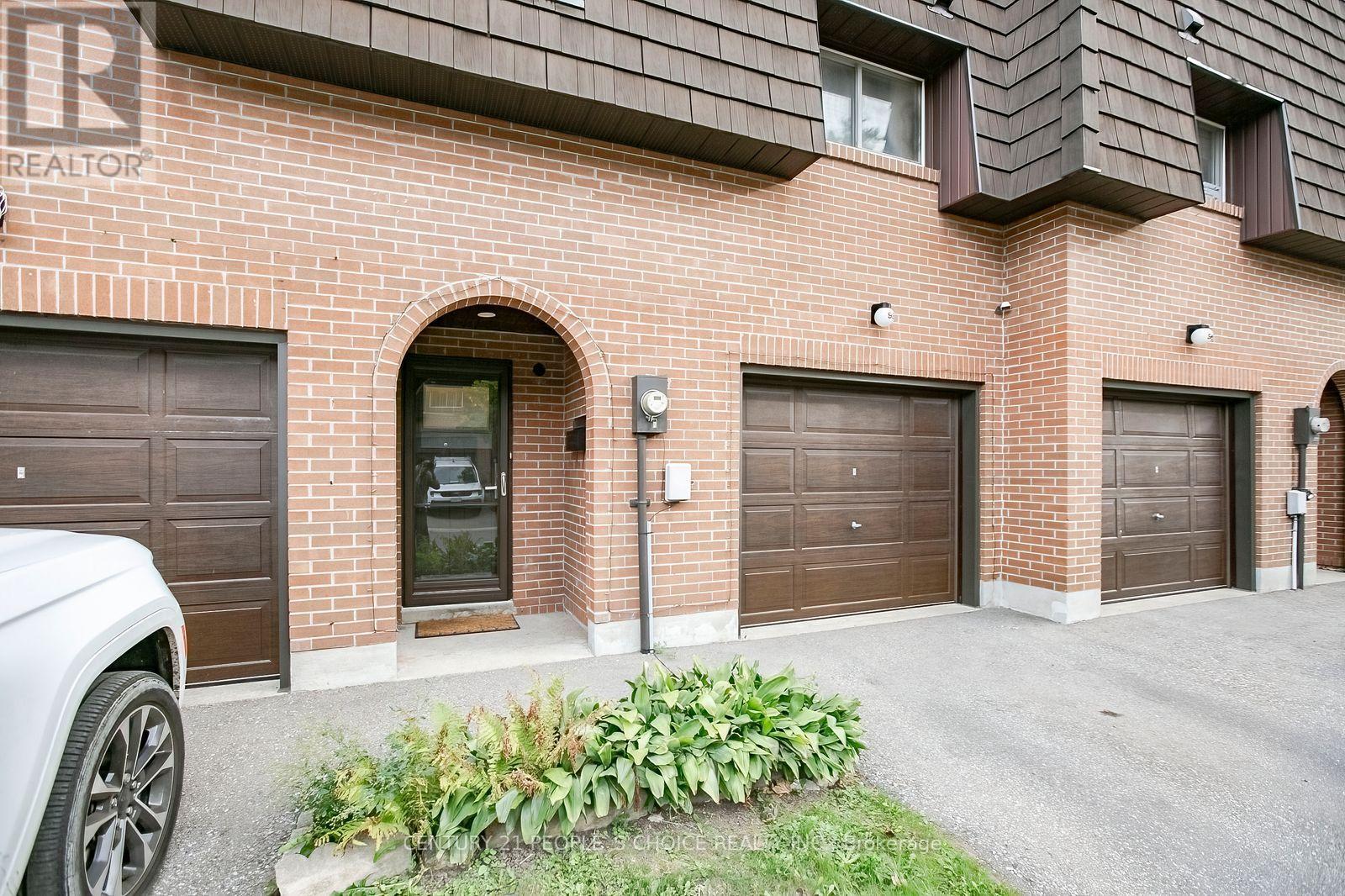 98 Darras Court Property Photo 3
