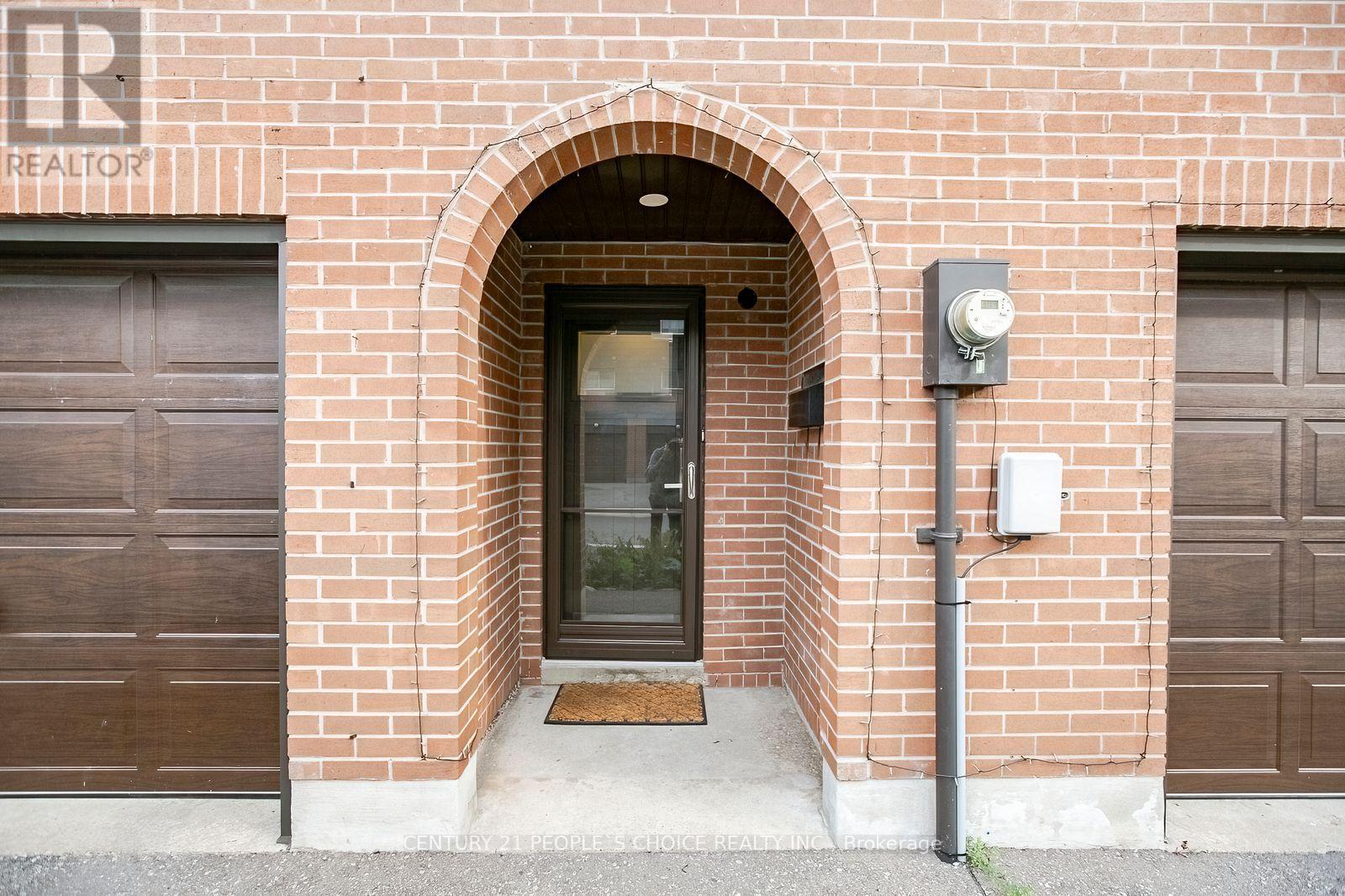 98 Darras Court Property Photo 4