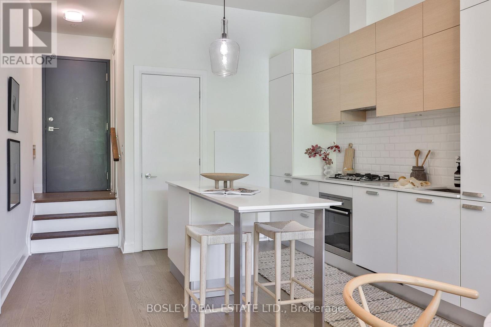 102 - 245 Perth Avenue Property Photo 5