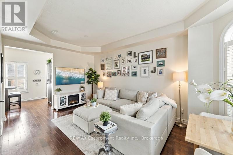 272 Glenashton Drive Property Photo 4