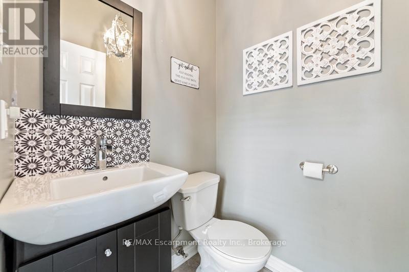 272 Glenashton Drive Property Photo 14