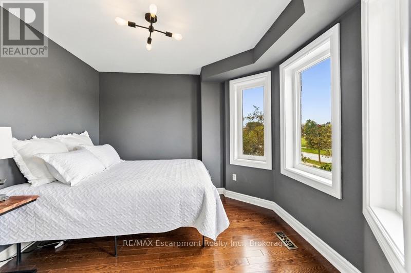 272 Glenashton Drive Property Photo 16