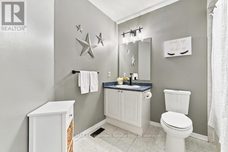 272 Glenashton Drive Property Photo 18