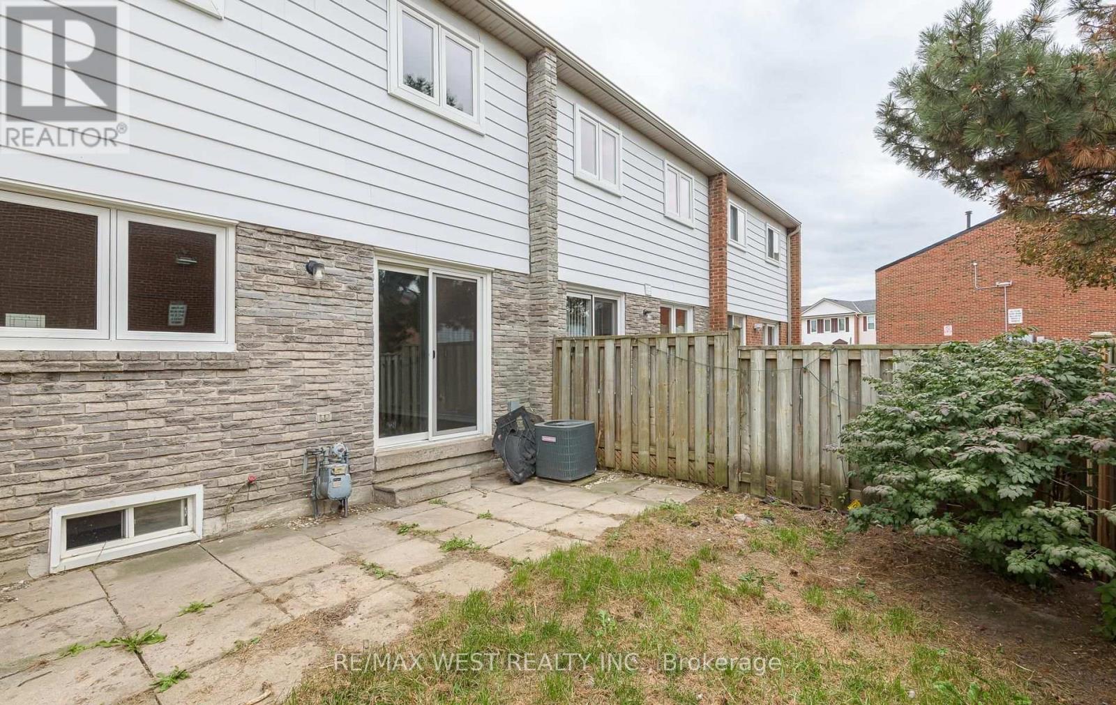 104 - 900 Central Park Drive Property Photo 29