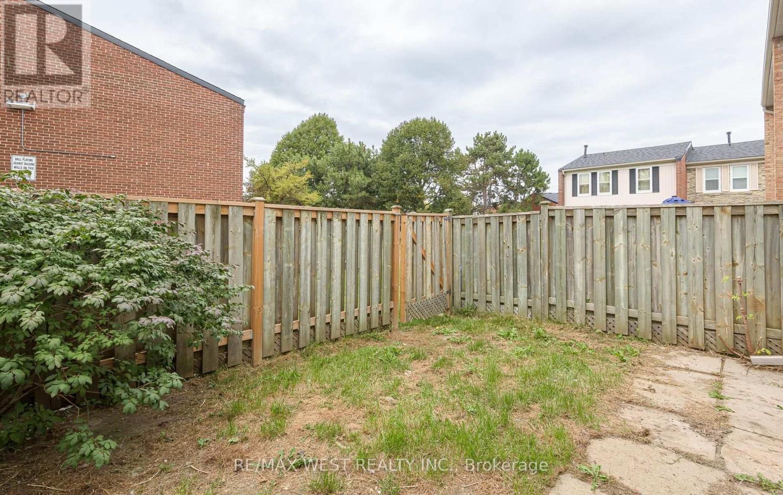 104 - 900 Central Park Drive Property Photo 30