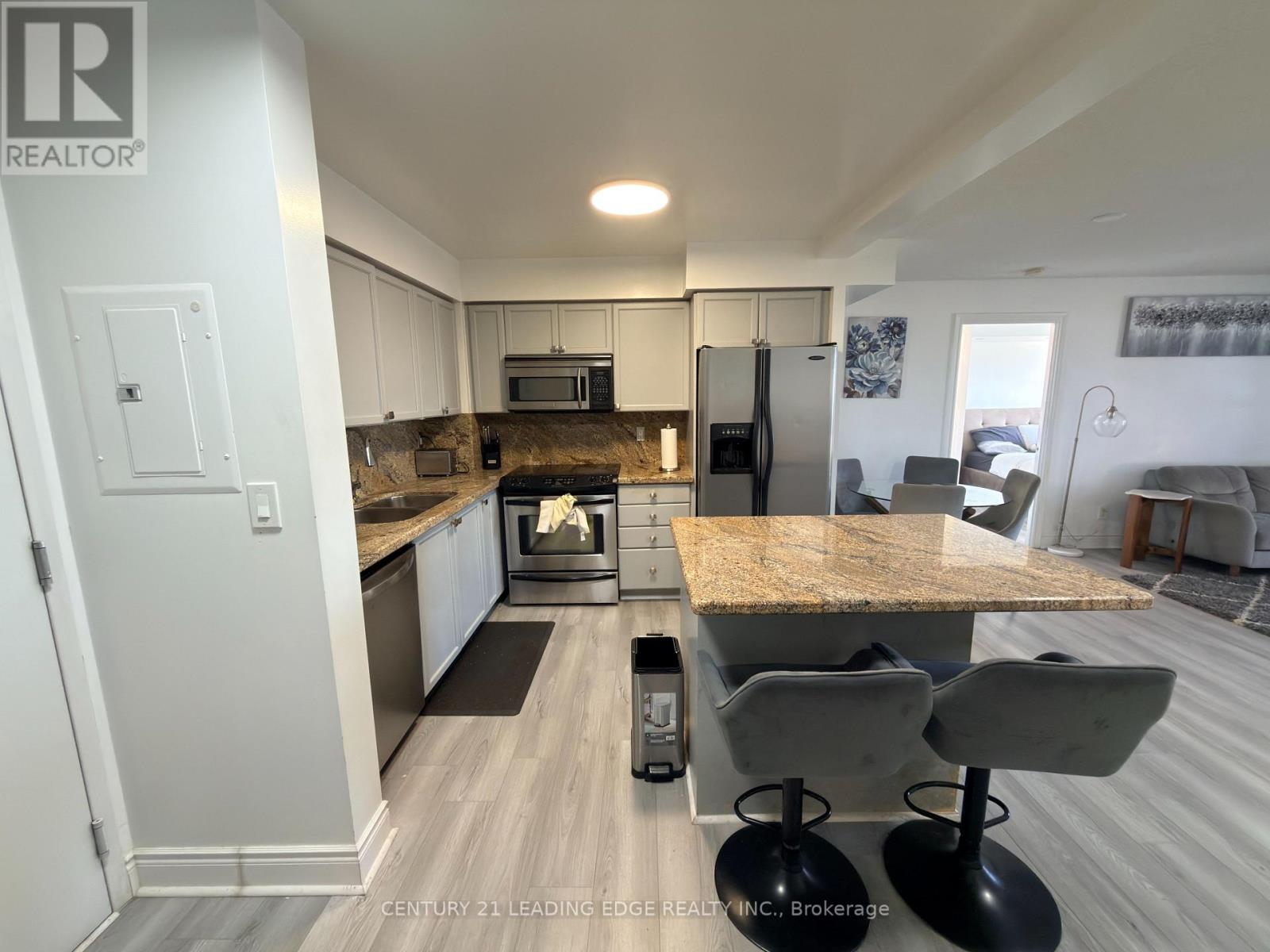 2019 - 3888 Duke Of York Boulevard Property Photo 6