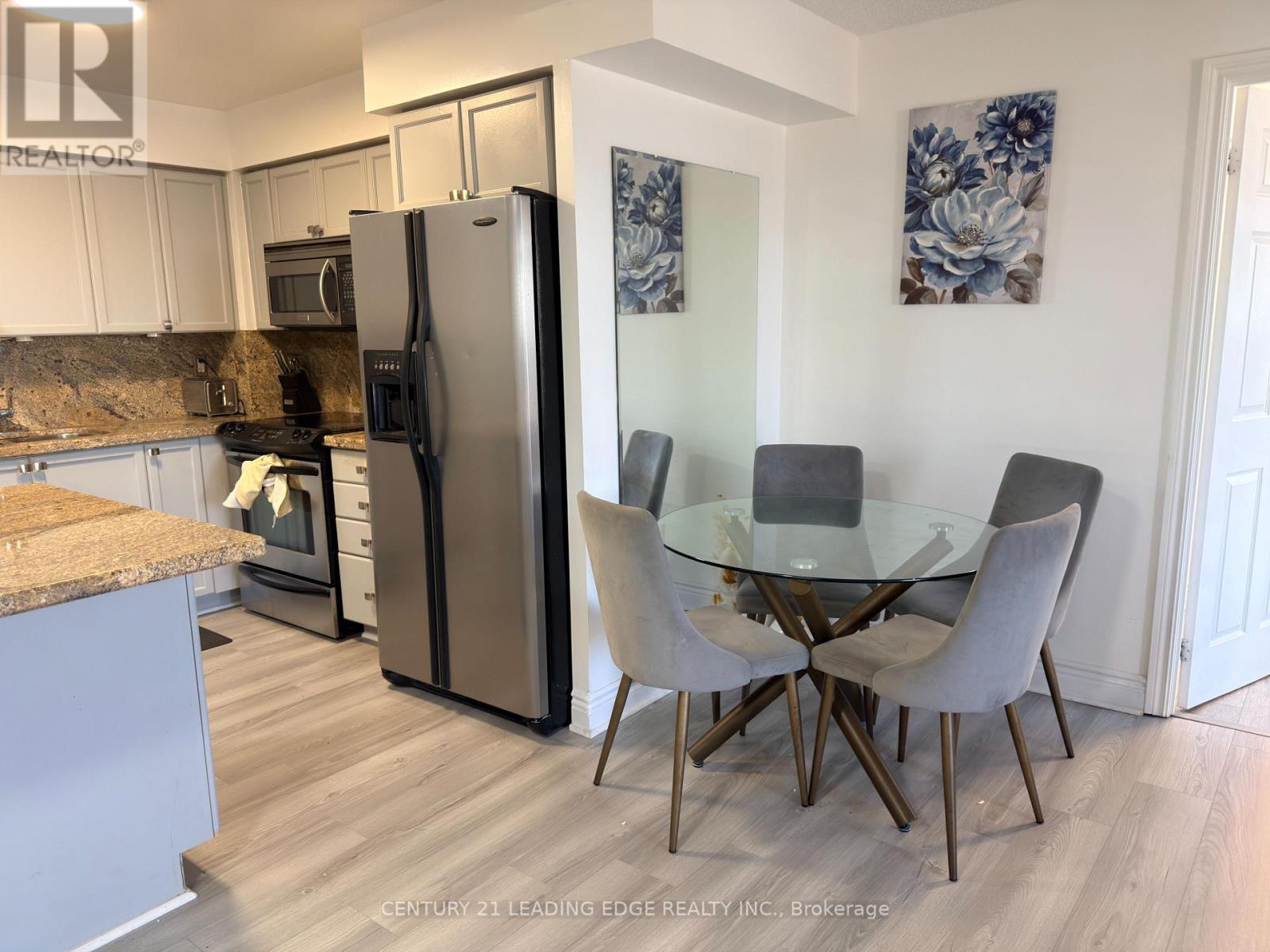 2019 - 3888 Duke Of York Boulevard Property Photo 8