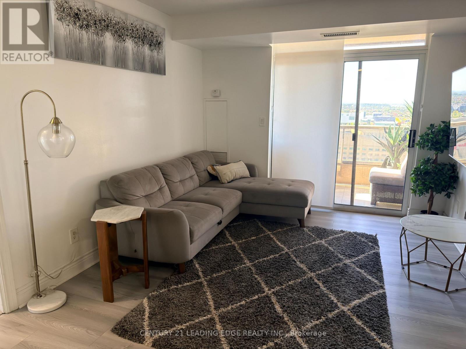 2019 - 3888 Duke Of York Boulevard Property Photo 10