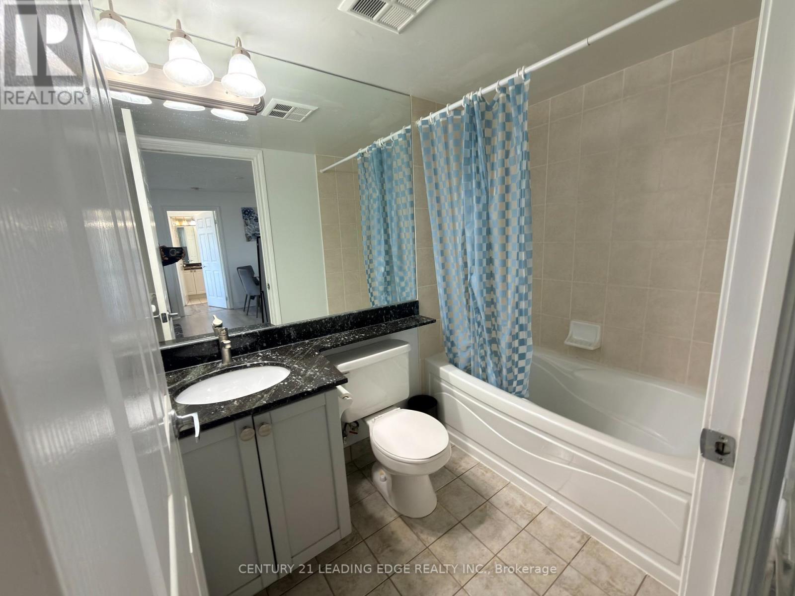 2019 - 3888 Duke Of York Boulevard Property Photo 15