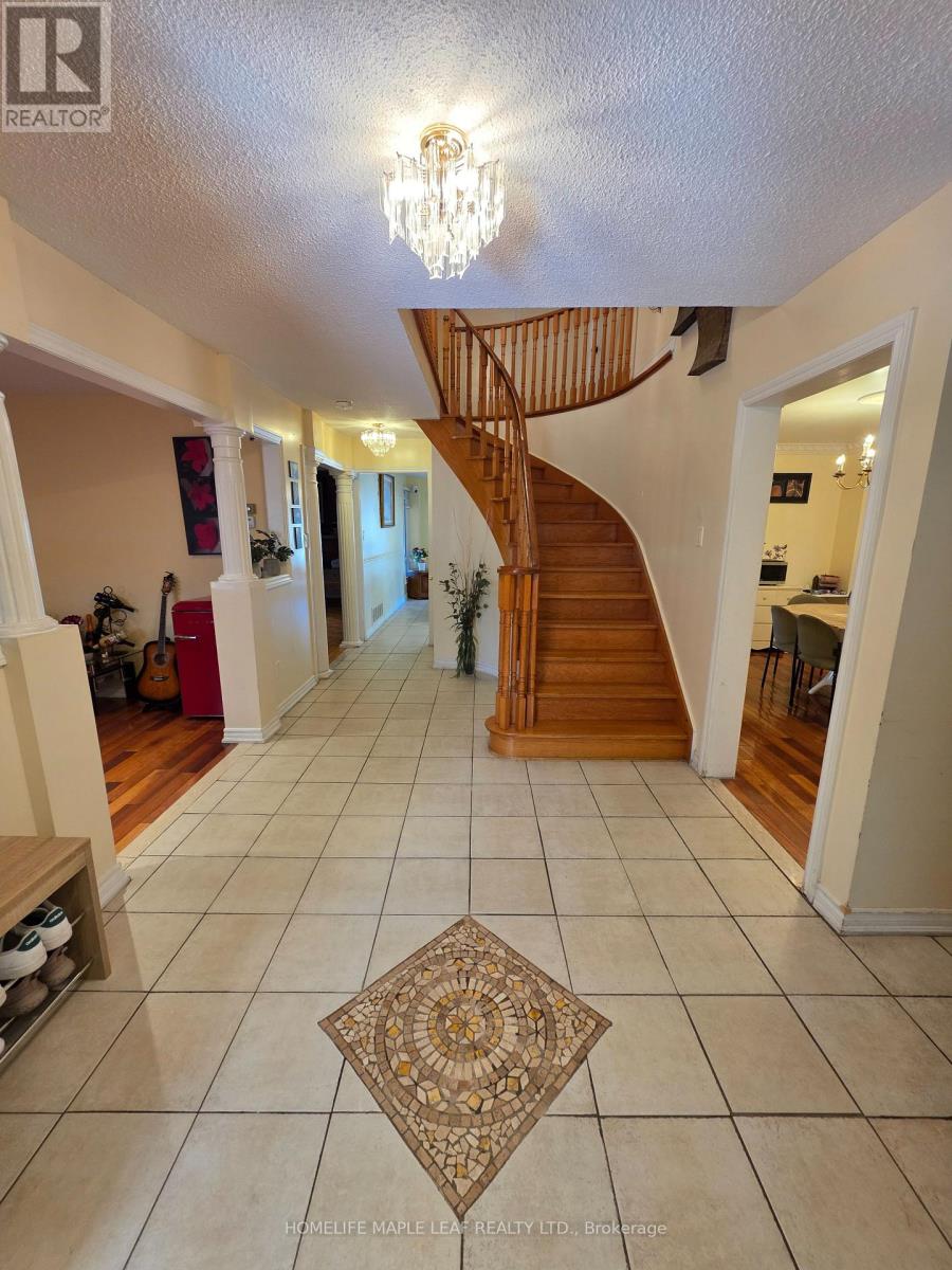 37 Coronation Circle Property Photo 4