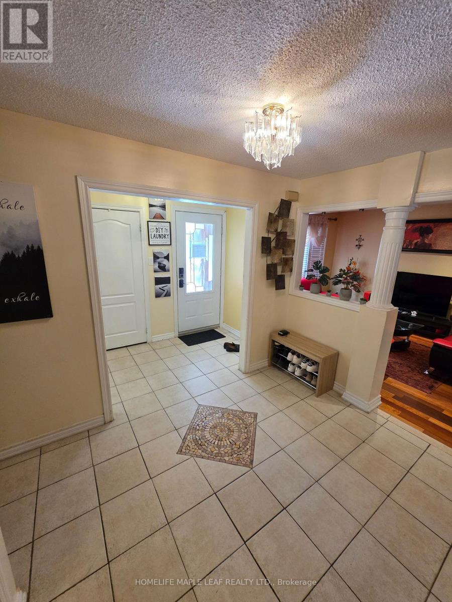 37 Coronation Circle Property Photo 5