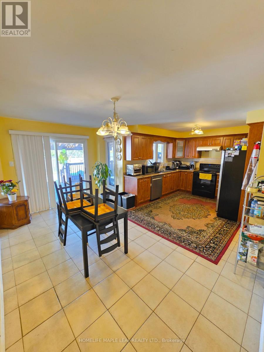 37 Coronation Circle Property Photo 12