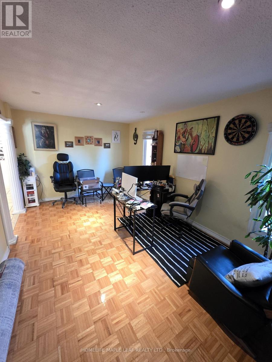 37 Coronation Circle Property Photo 16