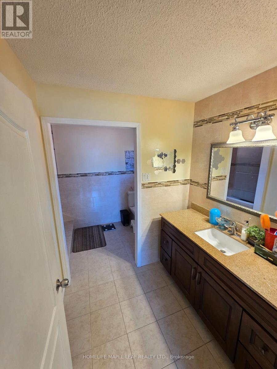 37 Coronation Circle Property Photo 26
