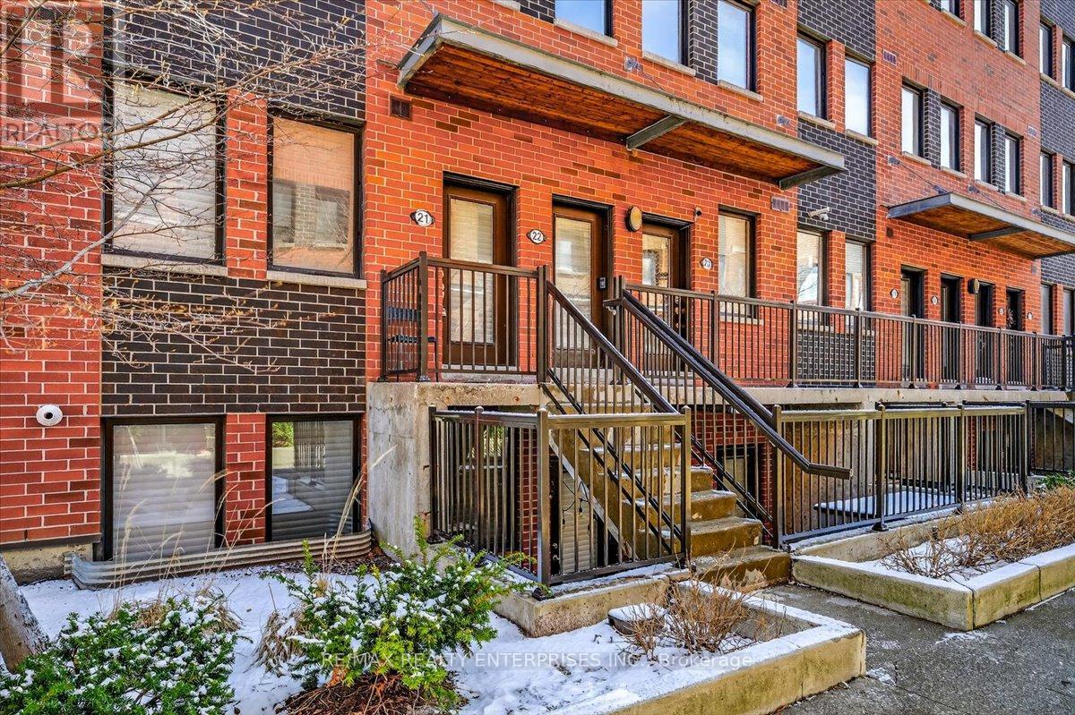 21 - 871 Wilson Avenue Property Photo 2