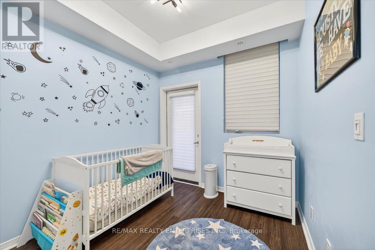 21 - 871 Wilson Avenue Property Photo 17