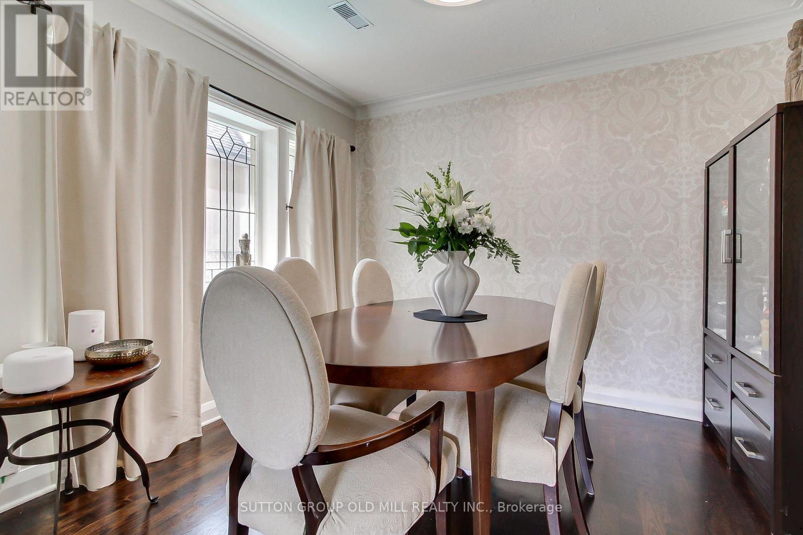 8 Lockheed Boulevard Property Photo 7