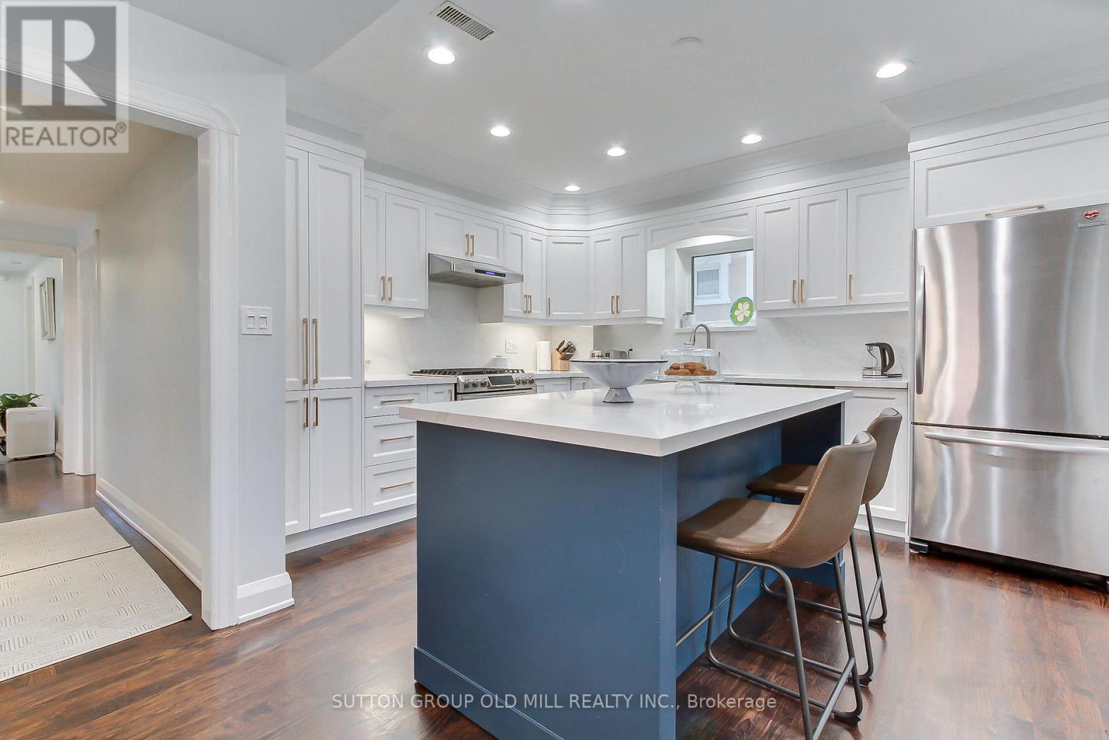 8 Lockheed Boulevard Property Photo 9