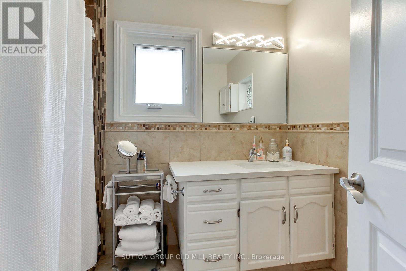 8 Lockheed Boulevard Property Photo 26