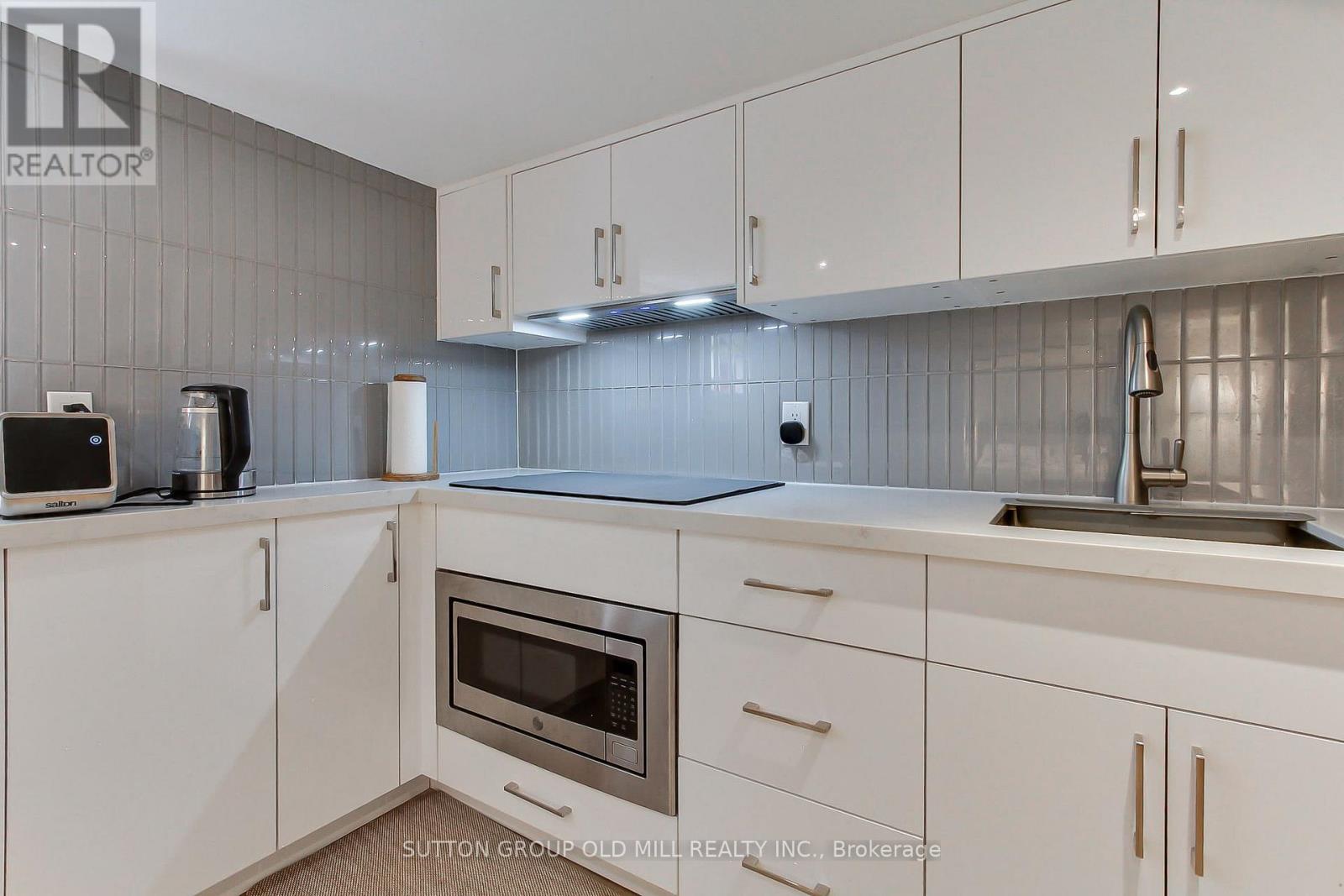 8 Lockheed Boulevard Property Photo 32