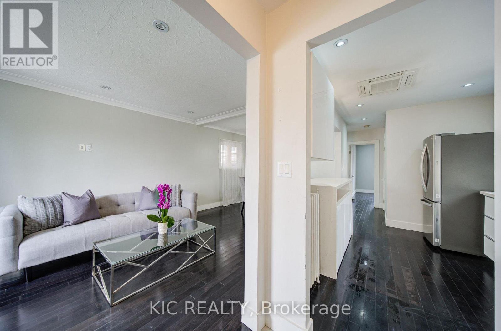 35 MONTCALM AVENUE NW Property Photo 1