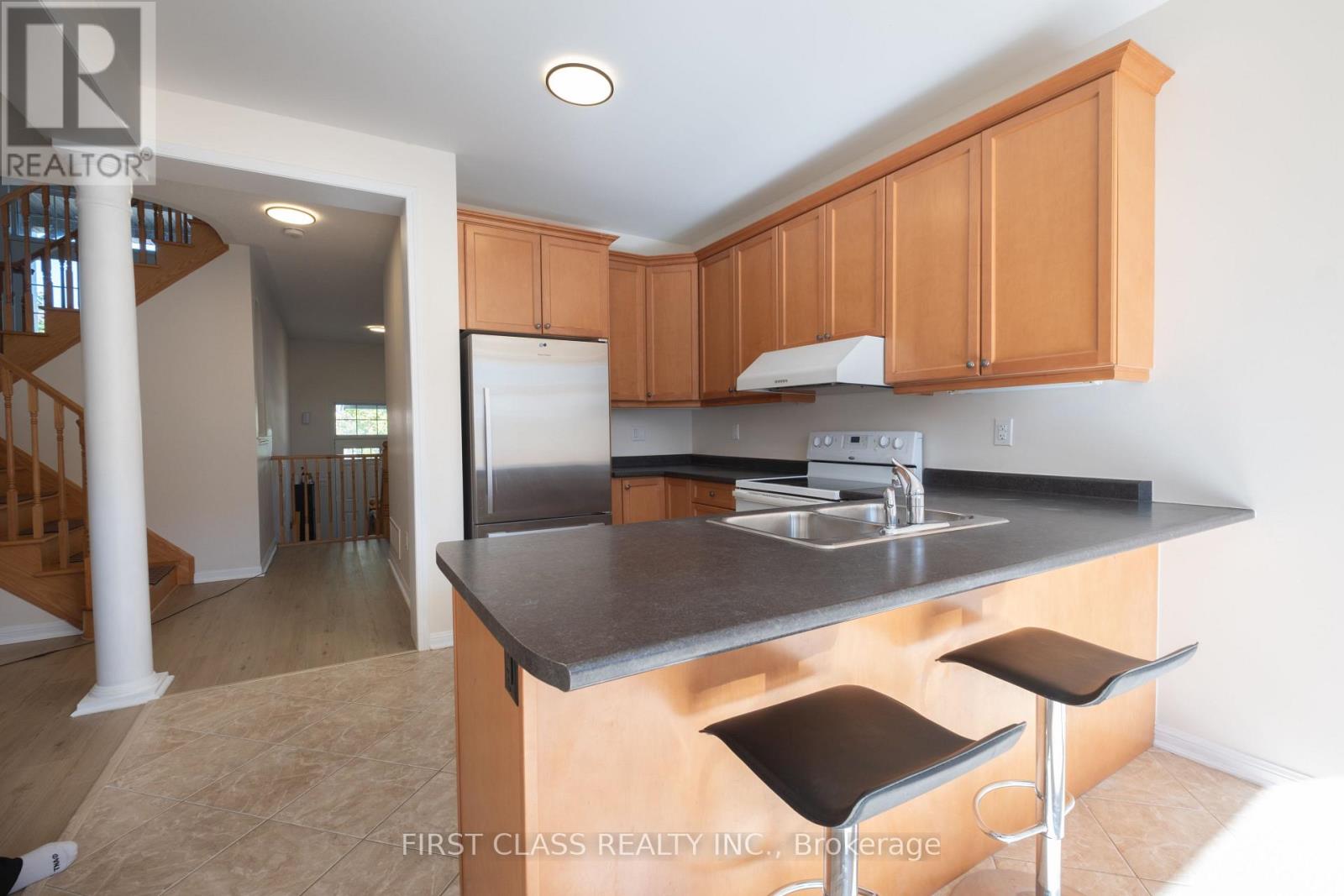 518 Wettlaufer Terrace Property Photo 4