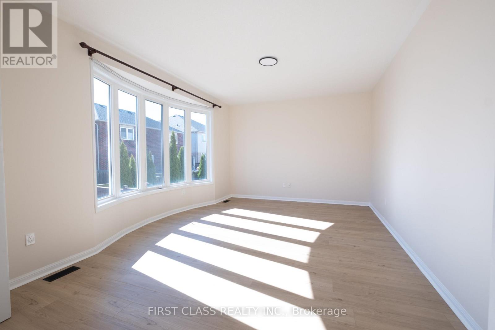 518 Wettlaufer Terrace Property Photo 7