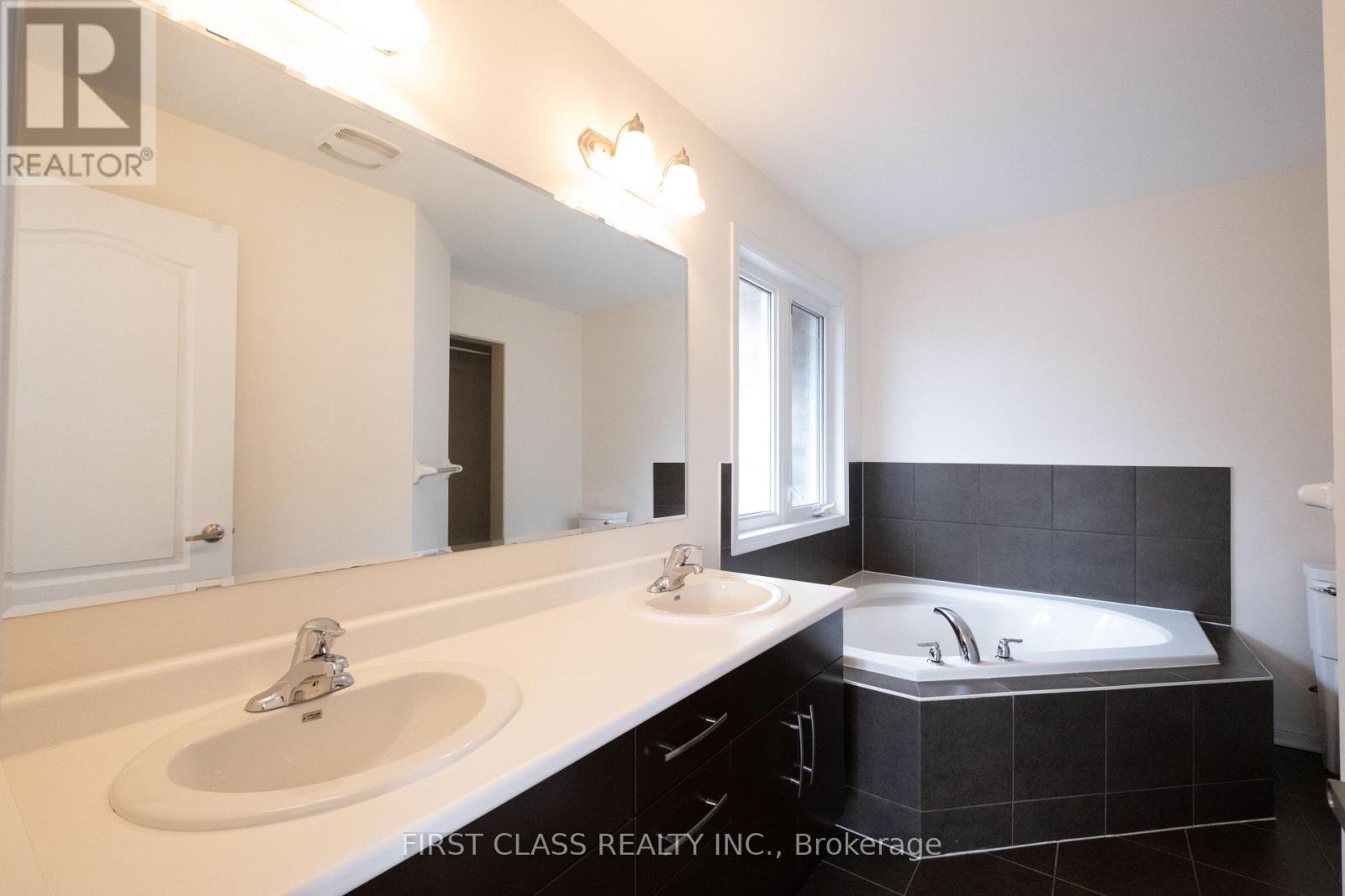 518 Wettlaufer Terrace Property Photo 25