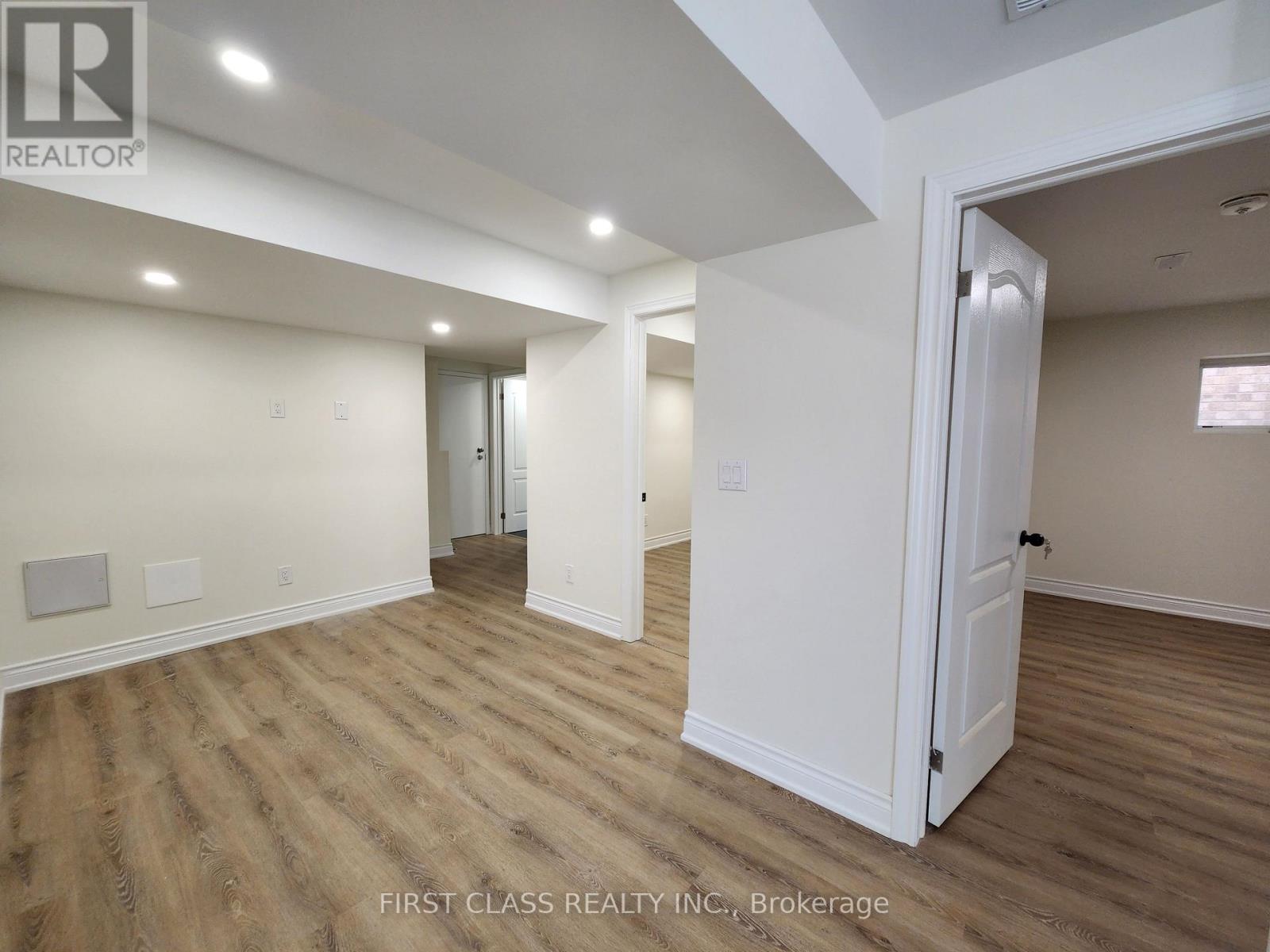 518 Wettlaufer Terrace Property Photo 31