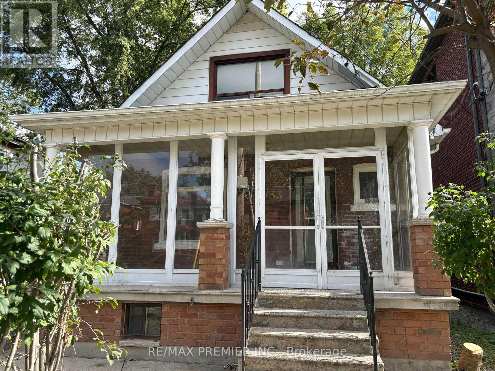 33 Royal York Road Property Photo 2