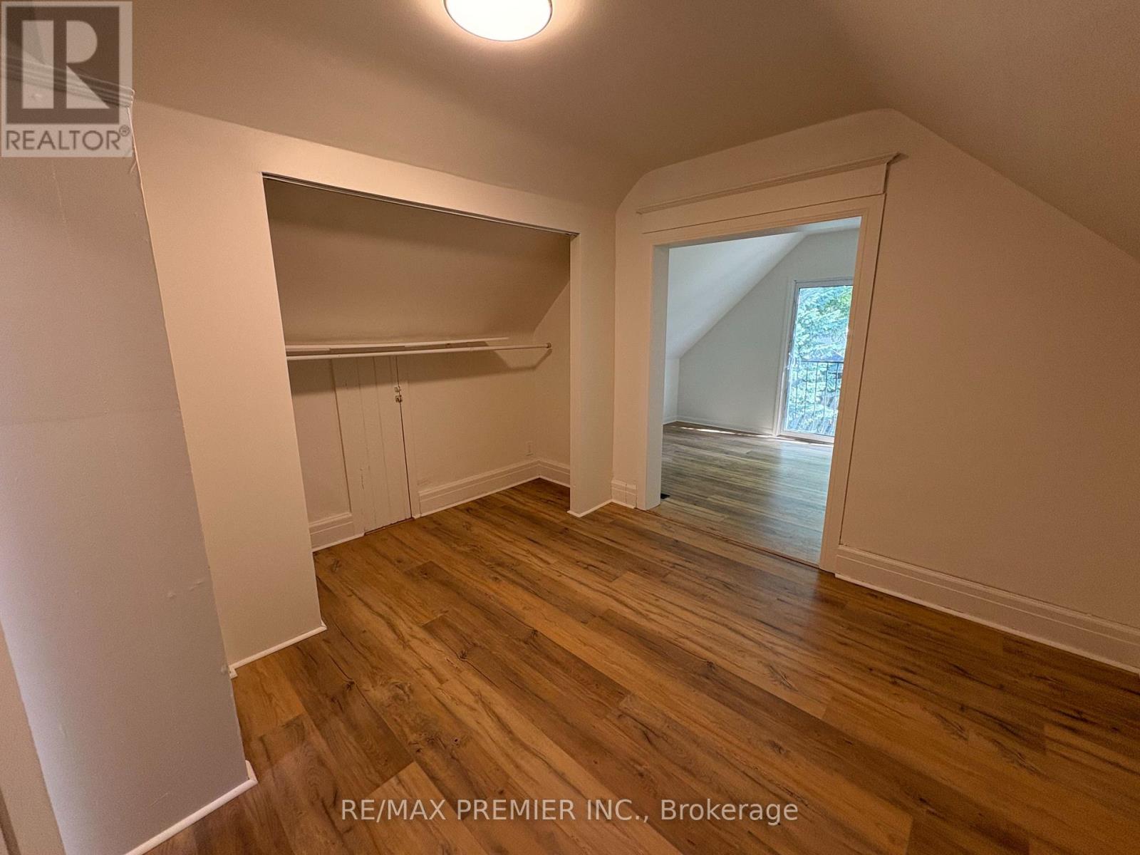 33 Royal York Road Property Photo 10