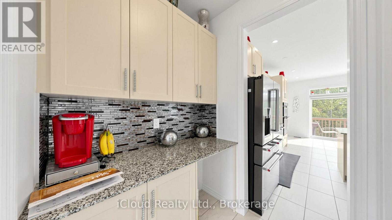 193 Thornbush Boulevard E Property Photo 18