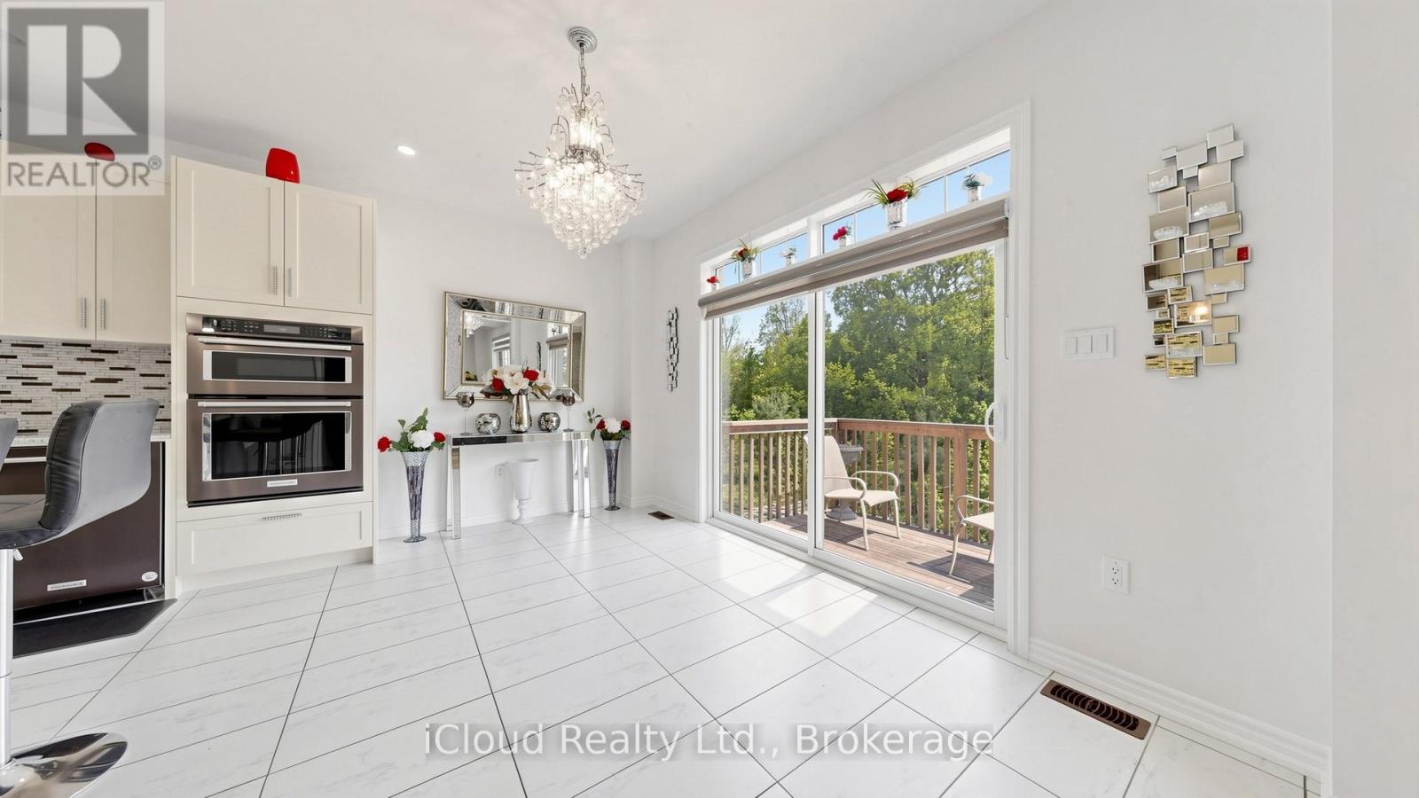 193 Thornbush Boulevard E Property Photo 19