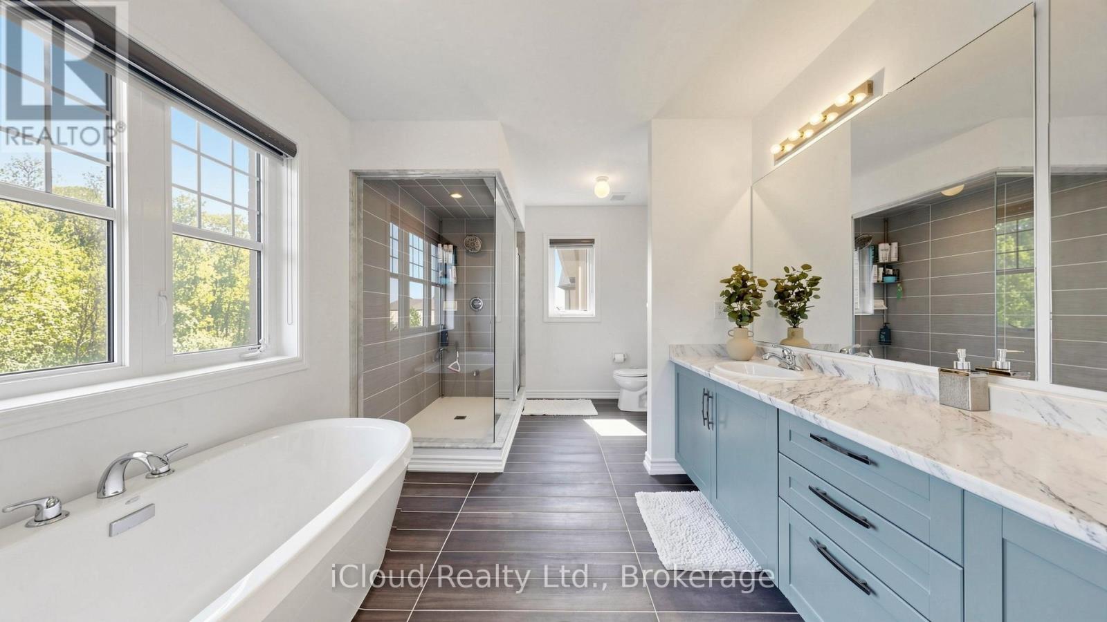 193 Thornbush Boulevard E Property Photo 26