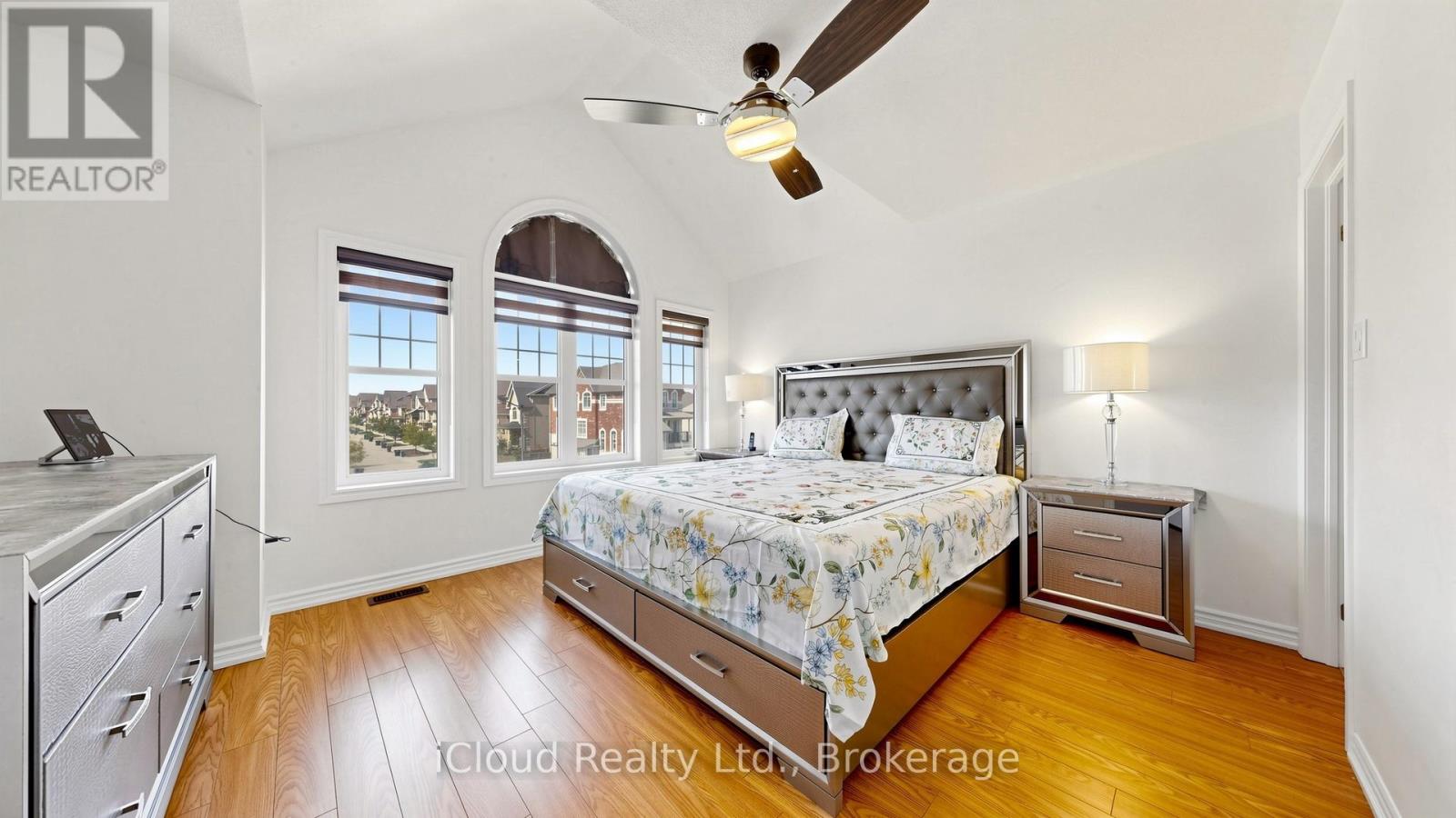 193 Thornbush Boulevard E Property Photo 28