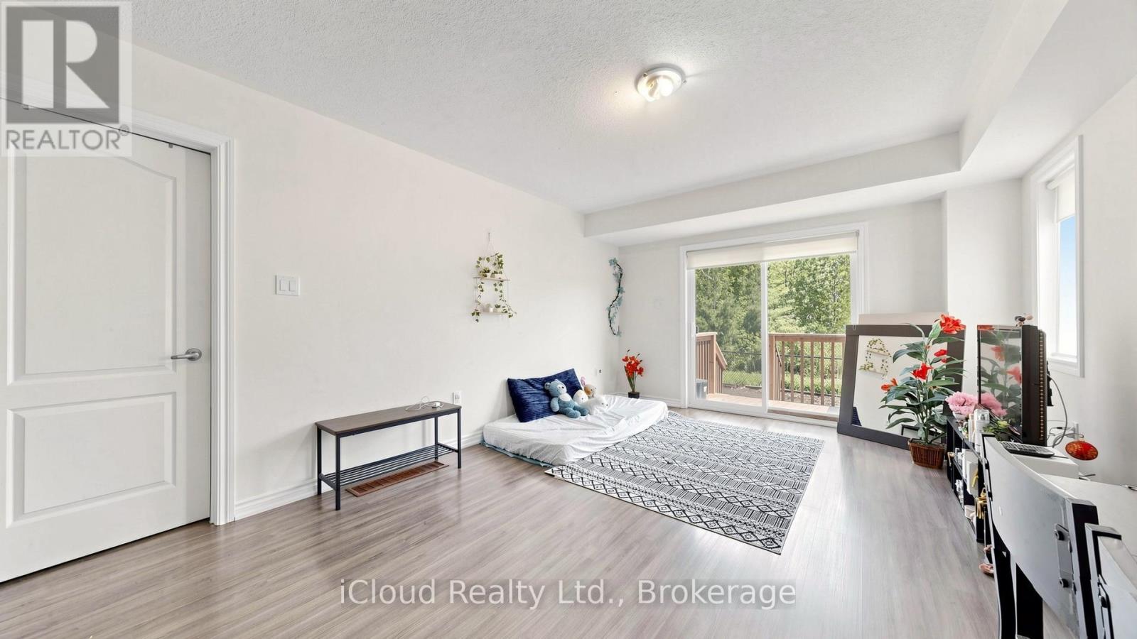 193 Thornbush Boulevard E Property Photo 35