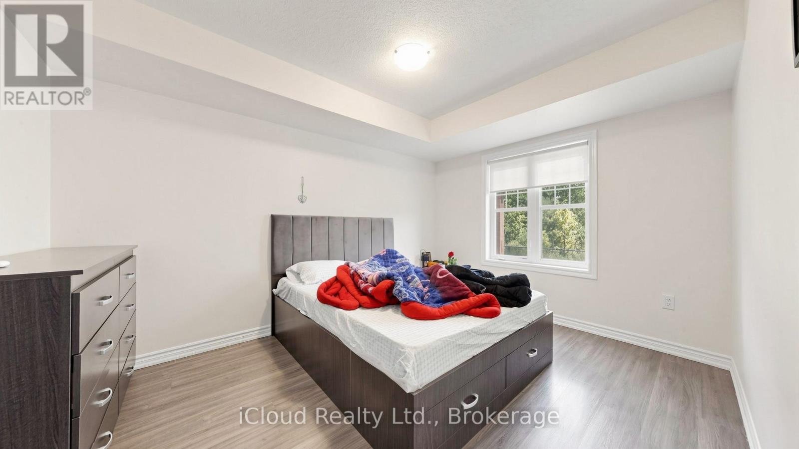 193 Thornbush Boulevard E Property Photo 38